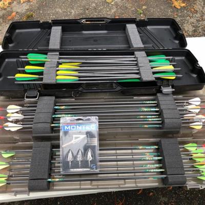 Hunting Shafts and Cases - Hunter & Barnett with Montec Broadheads
