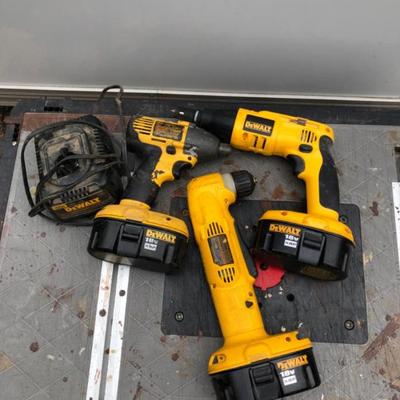 DeWalt Cordless Tool Trio – 18V Drill, Screwdriver & Impact Driver
