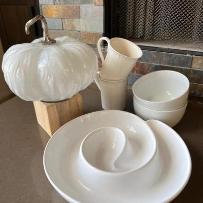 Whiteware Assortment – Bowls, Villeroy & Boch Mugs and More