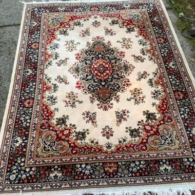 Traditional Medallion Pattern Area Rug with Fringe
