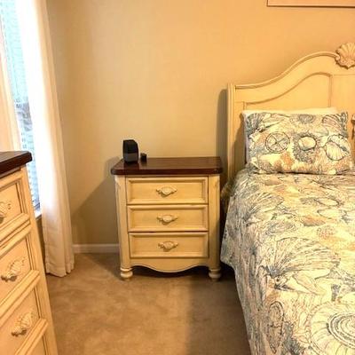 Sale Photo Thumbnail #4