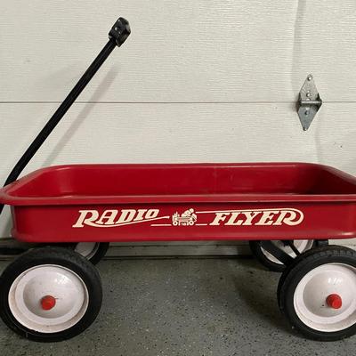 Classic Red Radio Flyer Wagon – Model #18
