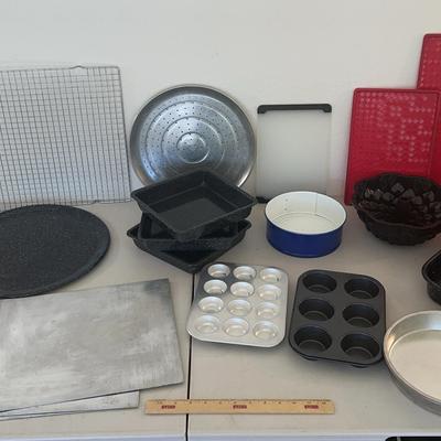 Bakeware Lot - Pizza Pans, Aluminum Baking Sheets, Flower Bundt Pan