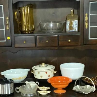 Bowls, Mini Crock Pot, Pitcher & Other Kitchen Items 