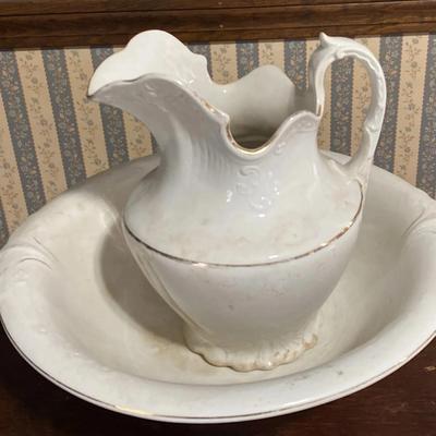 Vintage Wash Basin and Pitcher