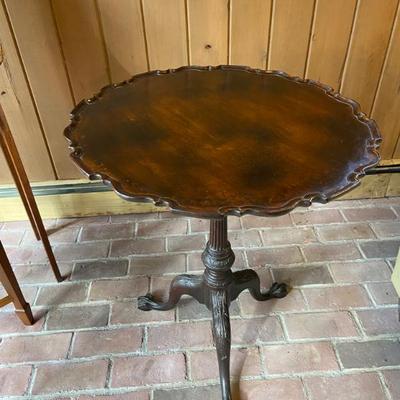 Chippendale Mahogany Pie Crust Tilt Top Table