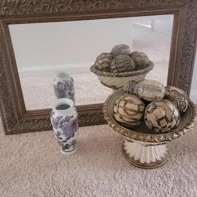 Elegant Blue And Gold Decor