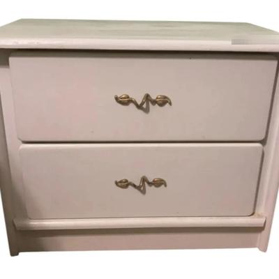 White Nightstand/ Small Chest Lot 1