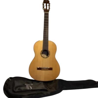 Ortega Family Series R121L left-handed classical guitar With Guitar Case 