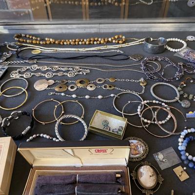 Sale Photo Thumbnail #31