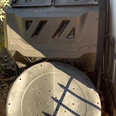 Dual-chamber compost tumbler With Bucket