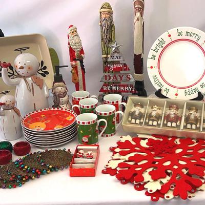 Christmas Dishes And Decor