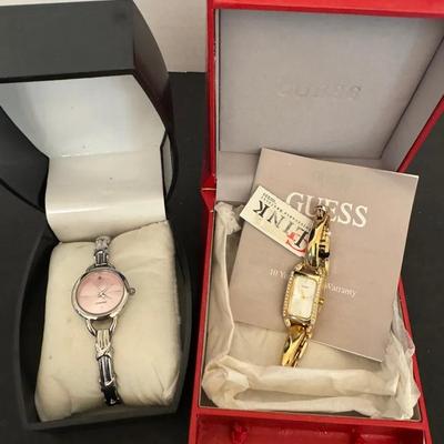 2 Watches With Boxes Guess And Diamond