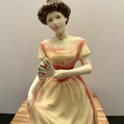 Royal Dalton Figurine “Julia”
