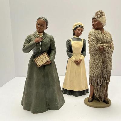 Martha Holcombe Lot Of 2