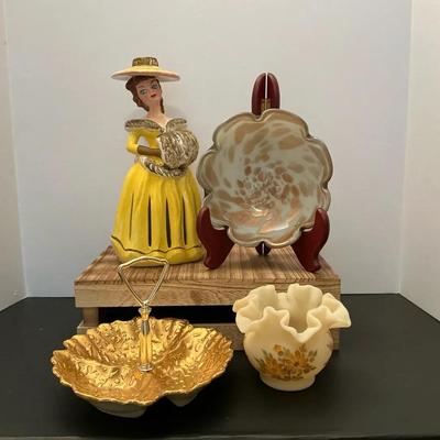 4pc Mixed Lot Vintage Porcelain And Glass