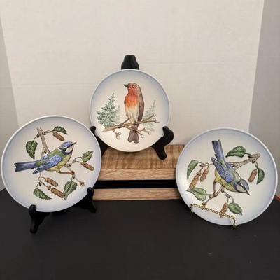 Goebel Wildlife Mixed Lot of Bird Plates Titmouse and Robin 