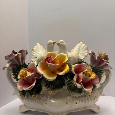 Dove Centerpiece Capodimonte