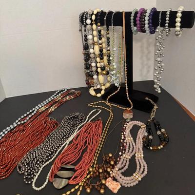 Nice Lot Of Costume Jewelry Necklaces And Bracelets