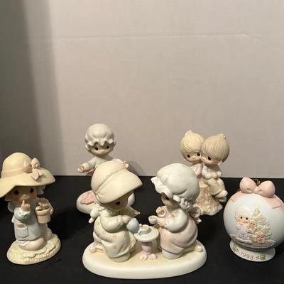 5 Piece Lot, precious Moments figurines And Ornament