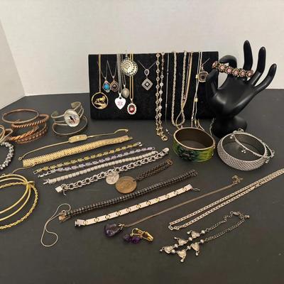 Nice Mix Of Jewelry