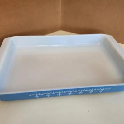 Pyrex “Snowflake Garland” #933 Lasagna Casserole Cake Dish, Vintage