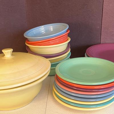 Fiesta Ware China, 22 Pcs