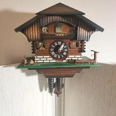 Black Forest, Germany Style Chalet Cuckoo Clock - Vintage