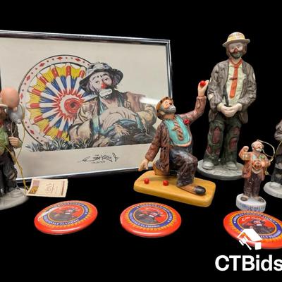 MW545 - Emmett Kelly Jr Group (5 Figurines) And An 8x10 Photo 