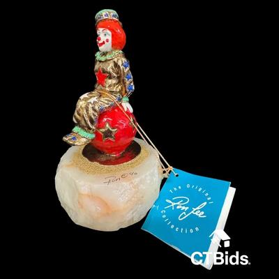 MW506 - Ron Lee 5.5 Inch, 1996, Clown On Ball Sculpture On Onyx Base. Signed And Numbered.