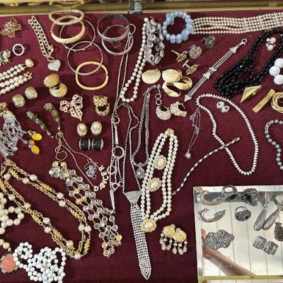 Sale Photo Thumbnail #43