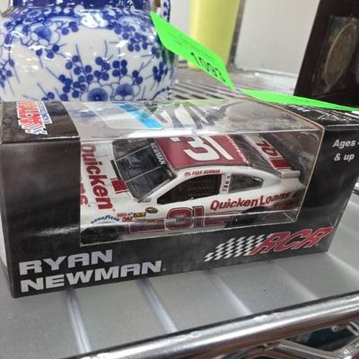 Sale Photo Thumbnail #144