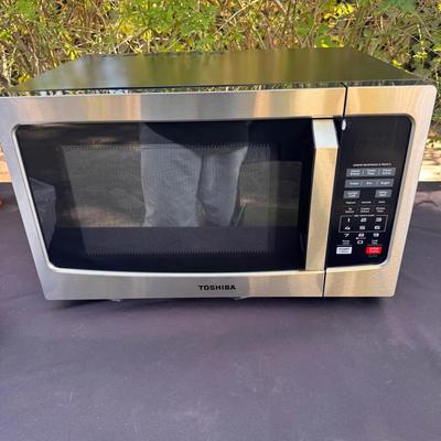 Toshiba Stainless Steel Microwave Oven New