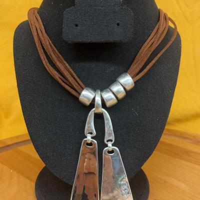 Modern Silver-Tone Pendant Necklace on Brown Suede Cord – Statement Piece ????