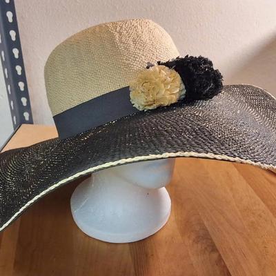 Two-Tone Wide Brim Straw Hat with Black and Cream Floral Trim