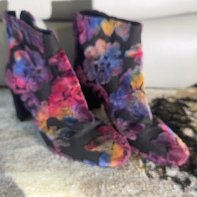 Stuart Weitzman Velvet Floral Ankle Boots – Size 10M