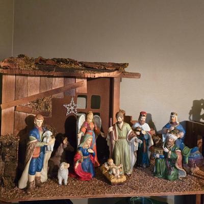 Large Nativity Set w/ Stable