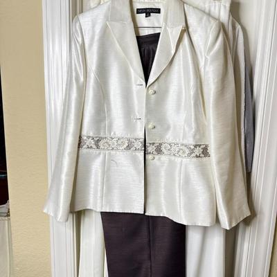 Sale Photo Thumbnail #693