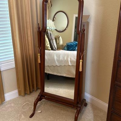 Sale Photo Thumbnail #661