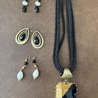 Sale Photo Thumbnail #949