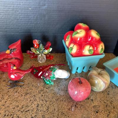 Red Cracker Barrel Cardinals, Homeworx Berry & Apple Decor & 2 Heavy Decorative Marble Apples