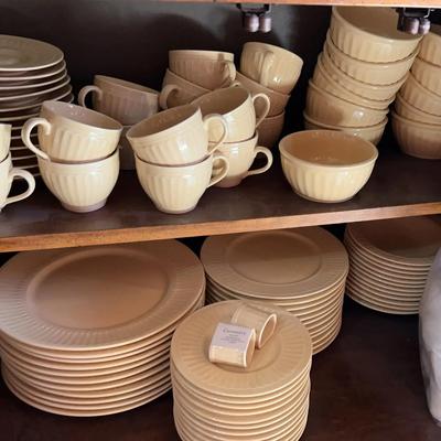 Coventry Yellow Stoneware 12 Piece Plate Setting & Napkin Tings