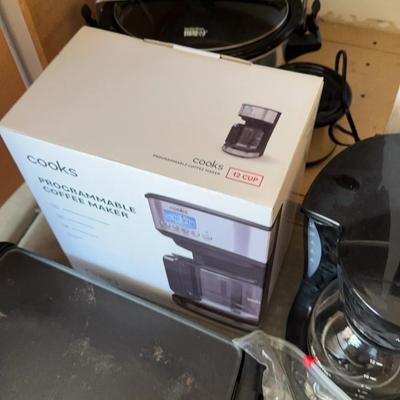 Kitchen Appliance Untested - Coffee Makers, Crockpot, Can Opener, Iron, Griddle