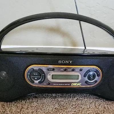 Portable Sony CD / Radio / MP3 Audio Player With Antenna 