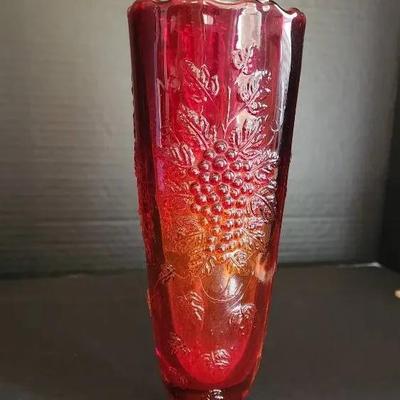 LE Smith Red Amberine 9" Grape Leaf Vase, Glows In UV Light 