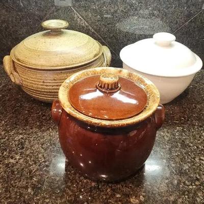 Vintage Lidded Stoneware Pots Casserole Bakeware - White & Stoneware