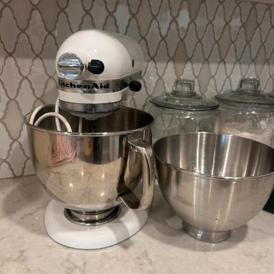 Sale Photo Thumbnail #8: Kitchen Aid stand mixer