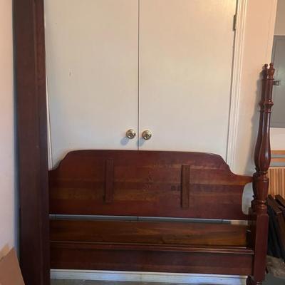 Sale Photo Thumbnail #93: Queen four-poster bed