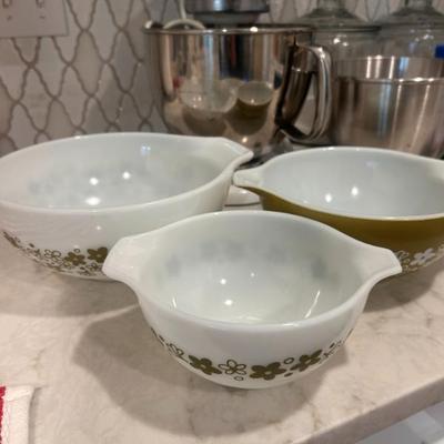Sale Photo Thumbnail #6: Pyrex Spring Blossom nesting bowls (set of 3)
