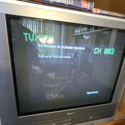 EAT113 - Vintage Toshiba 23" TV/DVD/VHS Combined, Perfect for Vintage Video Game Systems